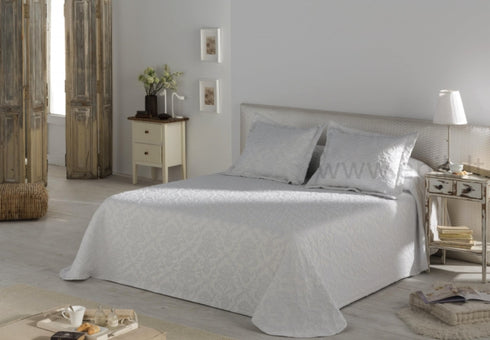 Veliūriniais ornamentais dekoruota lovatiesė "Magia White"